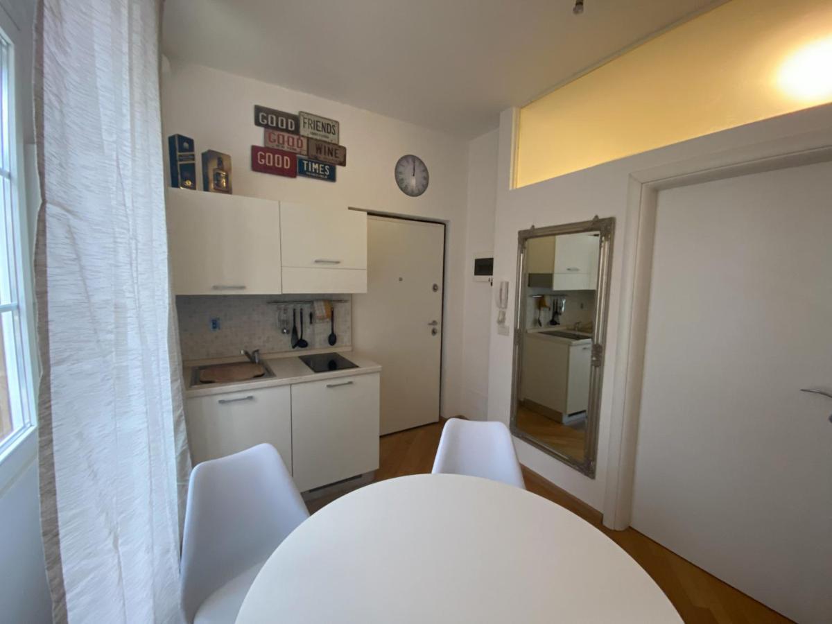 Living Vittoria: Vicino Al Centro Di Bolzano Apartment Exterior photo